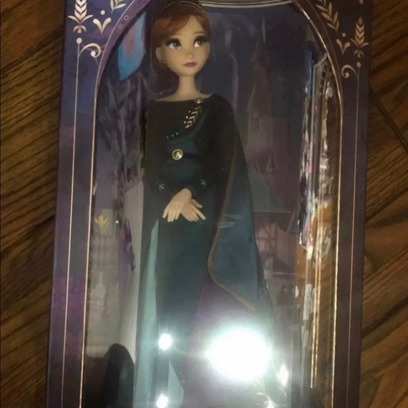 Frozen Anna limited edition doll - Picture 4 of 5